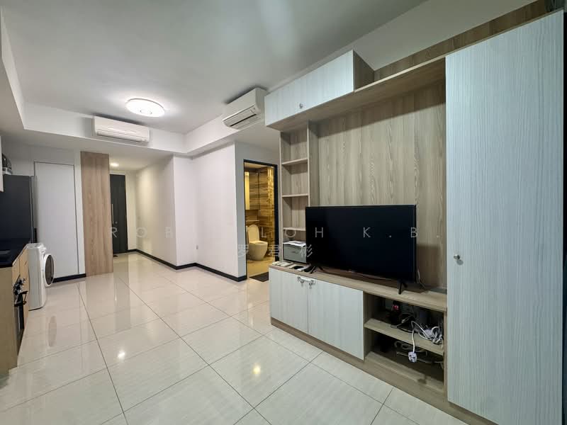 Gem Residences, , 2 Bedrooms, 678 sqft, Condominium For Sale, by Robin Loh K.B. 罗君彬, 500106871 - Living Room - PropertyGuru.com.sg