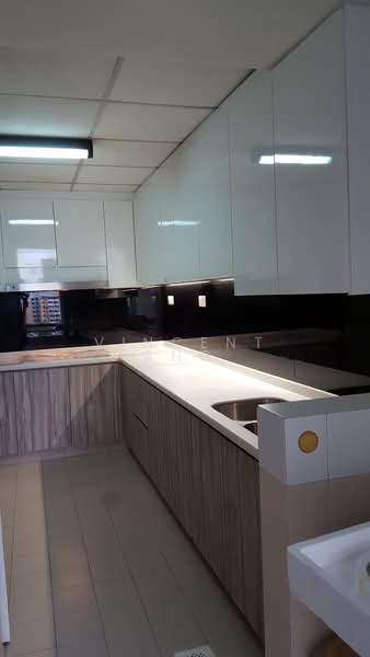 Central Green, 1 Jalan Membina, 2 Bedrooms, 926 sqft, Condominium For Rent, by Vincent Ang, 500106883 - Kitchen - PropertyGuru.com.sg