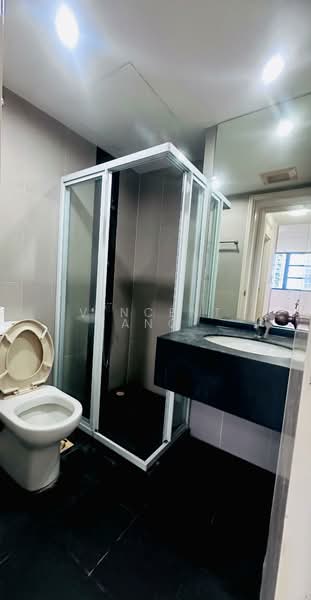 Central Green, 1 Jalan Membina, 2 Bedrooms, 926 sqft, Condominium For Rent, by Vincent Ang, 500106883 - Bathroom - PropertyGuru.com.sg