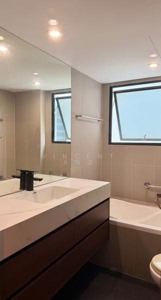 Central Green, 1 Jalan Membina, Alexandra / Commonwealth, 2 Bedrooms, 926 sqft, Condominium For Rent, by Vincent Ang, 500106883 - Bathroom - PropertyGuru.com.sg
