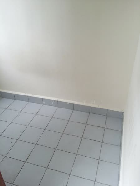 The Bayshore, 34 Bayshore Road, 4 Bedrooms, 1,432 sqft, Condominium For Sale, by Jay Sethi, 500106893 - Interior - PropertyGuru.com.sg