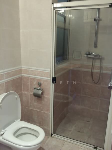 The Bayshore, 34 Bayshore Road, 4 Bedrooms, 1,432 sqft, Condominium For Sale, by Jay Sethi, 500106893 - Bathroom - PropertyGuru.com.sg