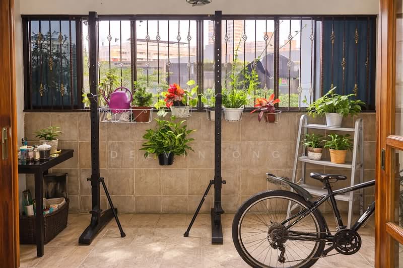 254 Bukit Batok East Avenue 4, 254 Bukit Batok East Avenue 4, 3 Bedrooms, 1,302 sqft, HDB Flat For Sale, by Delvin Ong, 500106901 - Balcony - PropertyGuru.com.sg