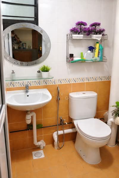 254 Bukit Batok East Avenue 4, 254 Bukit Batok East Avenue 4, 3 Bedrooms, 1,302 sqft, HDB Flat For Sale, by Delvin Ong, 500106901 - Bathroom - PropertyGuru.com.sg