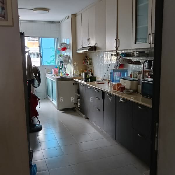 345 Bukit Batok Street 34, 345 Bukit Batok Street 34, Room Rental, 200 sqft, HDB Flat For Rent, by Carrie Yap, 500106917 - Kitchen - PropertyGuru.com.sg