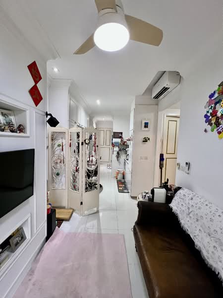Jool Suites, 2 Sing Joo Walk, 2 Bedrooms, 624 sqft, Apartment For Sale, by JJ Chong 钟佳杰, 500106920 - Living Room - PropertyGuru.com.sg