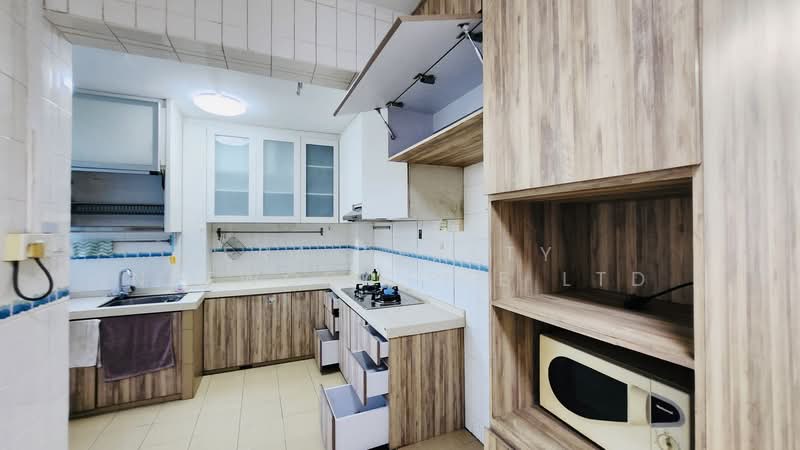 126 Pasir Ris Street 11, 126 Pasir Ris Street 11, 4 Bedrooms, 1,420 sqft, HDB Flat For Sale, by MARTIN, 500106924 - Kitchen - PropertyGuru.com.sg