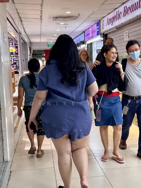 Lucky Plaza, 304 Orchard Road, 388 sqft, Mall Shop For Rent, by Denise Tan, 500106931 - Corridor - CommercialGuru.com.sg