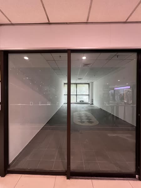 Lucky Plaza, 304 Orchard Road, 388 sqft, Mall Shop For Rent, by Denise Tan, 500106931 - Interior - CommercialGuru.com.sg