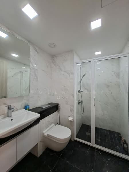 Sophia Hills, 5 Mount Sophia, 2 Bedrooms, 592 sqft, Condominium For Rent, by Angela Baby Oh, 500106943 - Bathroom - PropertyGuru.com.sg