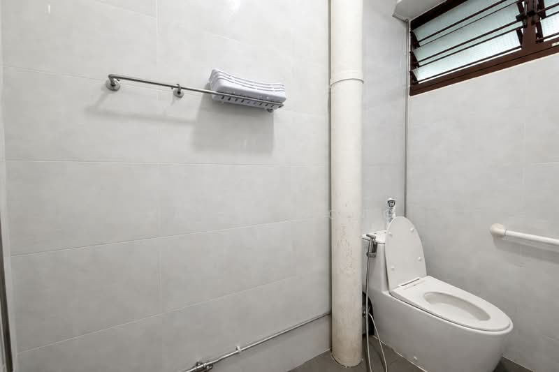 242 Kim Keat Link, 242 Kim Keat Link, 3 Bedrooms, 1,119 sqft, HDB Flat For Rent, by Kayla Wong, 500106944 - Bathroom - PropertyGuru.com.sg