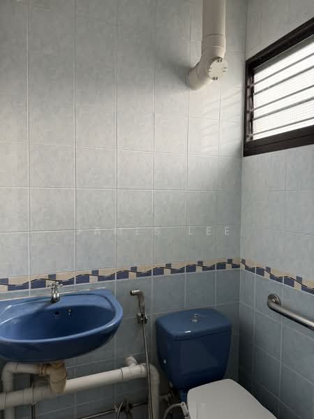 116 Bedok North Road, 116 Bedok North Road, 4 Bedrooms, 1,055 sqft, HDB Flat For Sale, by James Lee, 500106947 - Bathroom - PropertyGuru.com.sg
