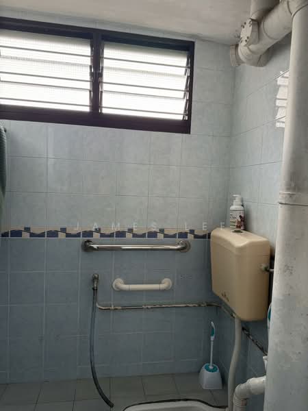 116 Bedok North Road, 116 Bedok North Road, 4 Bedrooms, 1,055 sqft, HDB Flat For Sale, by James Lee, 500106947 - Bathroom - PropertyGuru.com.sg