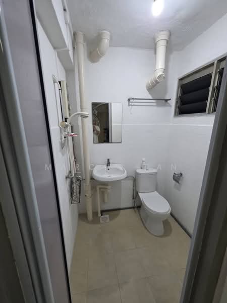 535 Jurong West Street 52, 535 Jurong West Street 52, Room Rental, 100 sqft, HDB Flat For Rent, by Marcus Tan, 500106948 - Bathroom - PropertyGuru.com.sg