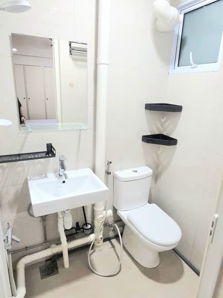 6 Lorong Lew Lian, 6 Lorong Lew Lian, Room Rental, 250 sqft, HDB Flat For Rent, by Lissandre See, 500106957 - PropertyGuru.com.sg