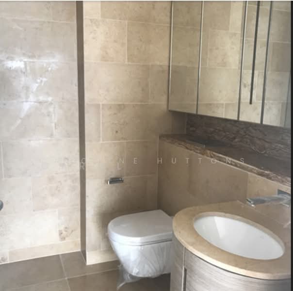 DUO Residences, 1 Fraser Street, 2 Bedrooms, 936 sqft, Condominium For Rent, by Caroline Huttons, 500106967 - Bathroom - PropertyGuru.com.sg