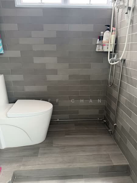 735 Yishun Street 72, 735 Yishun Street 72, 3 Bedrooms, 1,001 sqft, HDB Flat For Sale, by Jeff Chan, 500106974 - Bathroom - PropertyGuru.com.sg