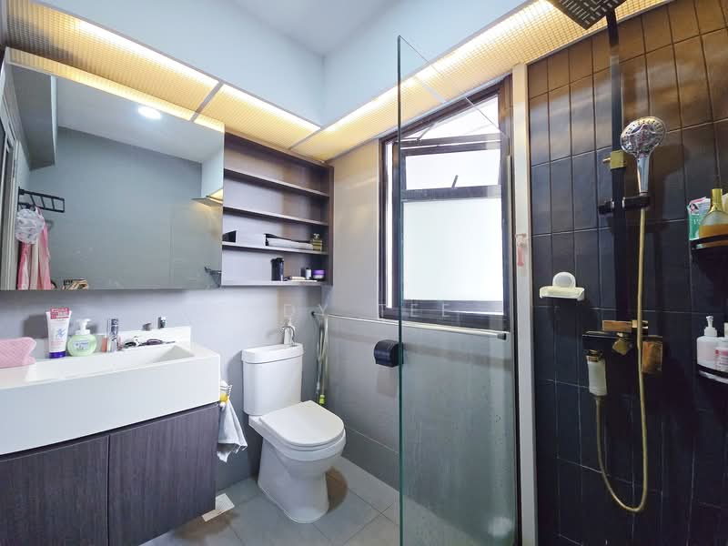 458B Sengkang West Road, 458B Sengkang West Road, 3 Bedrooms, 1,216 sqft, HDB Flat For Sale, by Idy Tee, 500106975 - Bathroom - PropertyGuru.com.sg