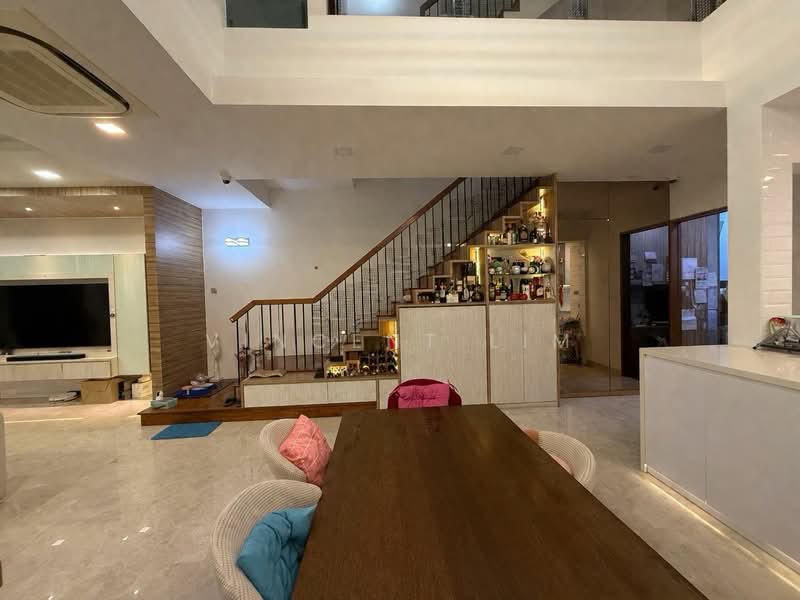 Springside Avenue, Springside Avenue, 5 Bedrooms, 4,155 sqft, Terraced House For Sale, by Vincent Lim, 500106976 - Dining Area - PropertyGuru.com.sg