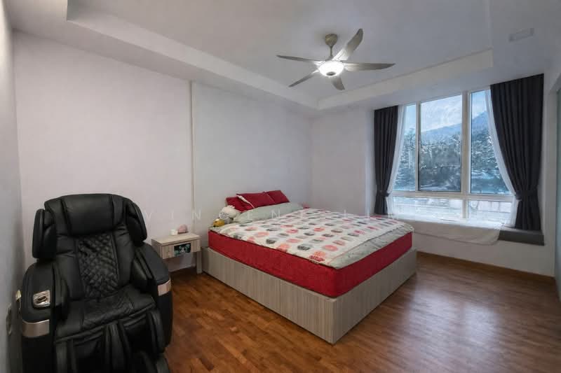 Springside Avenue, Springside Avenue, 5 Bedrooms, 4,155 sqft, Terraced House For Sale, by Vincent Lim, 500106976 - Master Bedroom - PropertyGuru.com.sg