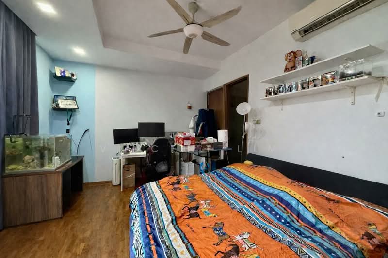 Springside Avenue, Springside Avenue, 5 Bedrooms, 4,155 sqft, Terraced House For Sale, by Vincent Lim, 500106976 - Bedroom 1 - PropertyGuru.com.sg