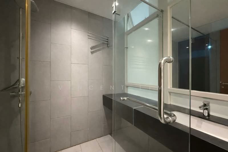 Springside Avenue, Springside Avenue, 5 Bedrooms, 4,155 sqft, Terraced House For Sale, by Vincent Lim, 500106976 - Bathroom - PropertyGuru.com.sg