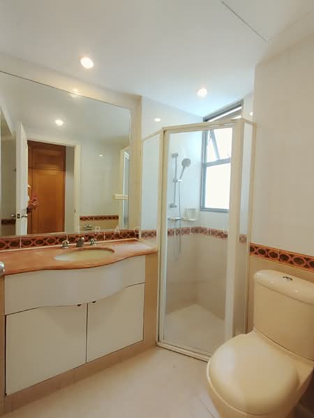 Parkview Apartments, 5 Bukit Batok Street 25, 3 Bedrooms, 1,119 sqft, Apartment For Rent, by Tracy Liu, 500106980 - Bathroom - PropertyGuru.com.sg