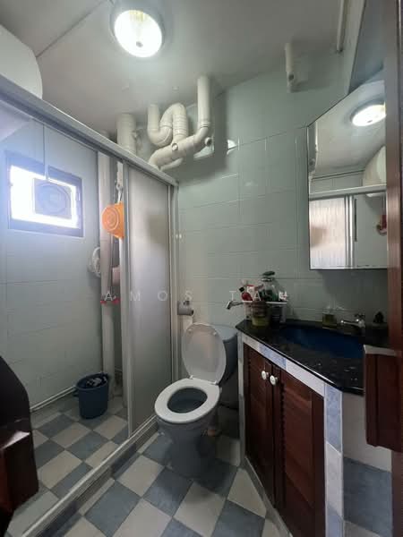 329 Sembawang Close, 329 Sembawang Close, Room Rental, 120 sqft, HDB Flat For Rent, by Amos Tan, 500106982 - Bathroom - PropertyGuru.com.sg