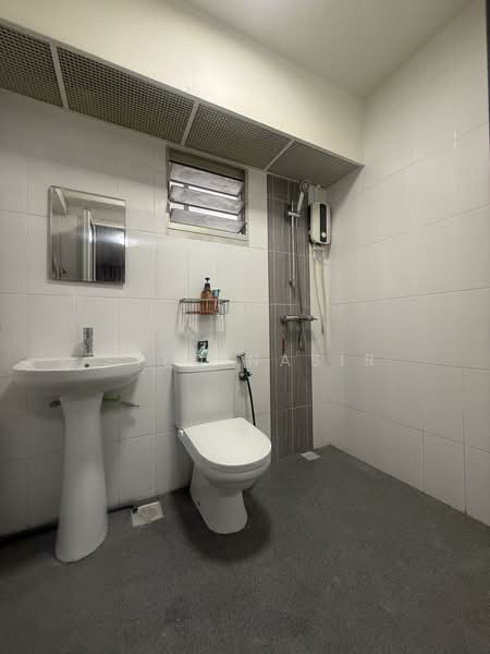 671B Yishun Avenue 4, 671B Yishun Avenue 4, 2 Bedrooms, 732 sqft, HDB Flat For Sale, by Syed Nasir, 500106997 - Bathroom - PropertyGuru.com.sg