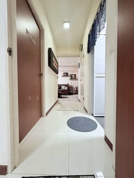 671B Yishun Avenue 4, 671B Yishun Avenue 4, 2 Bedrooms, 732 sqft, HDB Flat For Sale, by Syed Nasir, 500106997 - Corridor - PropertyGuru.com.sg