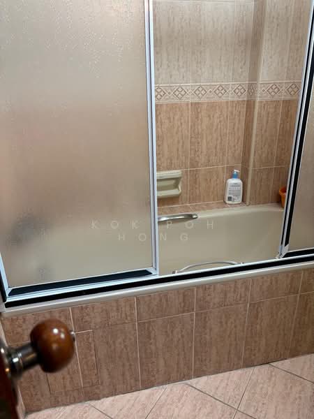 Palmwoods, 450 Upper Changi Road, 2 Bedrooms, 1,033 sqft, Condominium For Sale, by Kok Poh Hong, 500106999 - Bathroom - PropertyGuru.com.sg