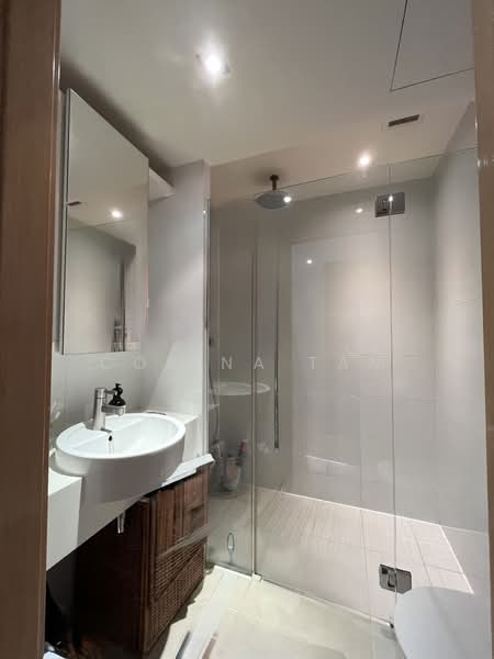 Parc Emily, 5 Mount Emily Road, 3 Bedrooms, 1,206 sqft, Condominium For Rent, by Corina Tan, 500107000 - Bathroom - PropertyGuru.com.sg