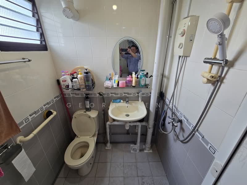 54 Cassia Crescent, 54 Cassia Crescent, 3 Bedrooms, 1,001 sqft, HDB Flat For Sale, by George Eng, 500107001 - Bathroom - PropertyGuru.com.sg