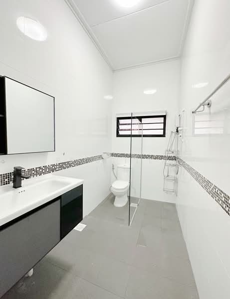 Common Room in a terrace house! Coliving unit @ 39 Quemoy Road!, 39 Quemoy Road, Room Rental, 80 sqft, Terraced House For Rent, by Priscilla Tan, 500107007 - Bathroom - PropertyGuru.com.sg