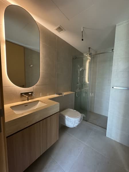 Hill House, 10A-11 Institution Hill, 10B, 2 Bedrooms, 452 sqft, Condominium For Rent, by Kelly Lim, 500107013 - Bathroom - PropertyGuru.com.sg