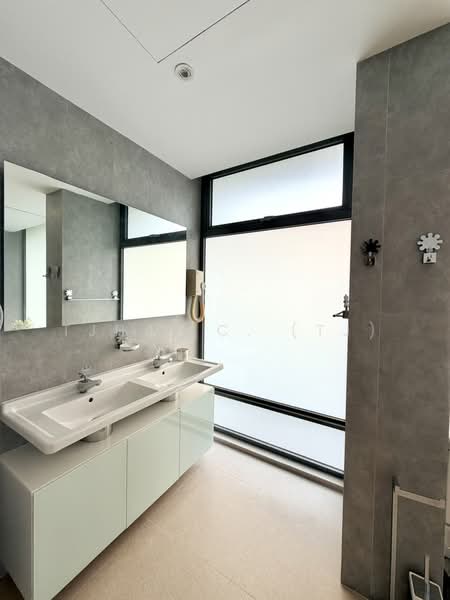 The Lumos, 9 Leonie Hill, 4 Bedrooms, 2,432 sqft, Apartment For Sale, by TJHAI C. (TJ), 500107014 - Bathroom - PropertyGuru.com.sg