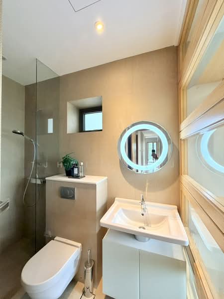The Lumos, 9 Leonie Hill, 4 Bedrooms, 2,432 sqft, Apartment For Sale, by TJHAI C. (TJ), 500107014 - Bathroom - PropertyGuru.com.sg