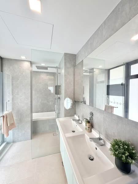 The Lumos, 9 Leonie Hill, 4 Bedrooms, 3,422 sqft, Apartment For Sale, by TJHAI C. (TJ), 500107017 - Bathroom - PropertyGuru.com.sg