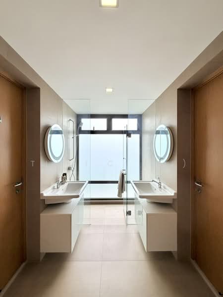 The Lumos, 9 Leonie Hill, 4 Bedrooms, 3,422 sqft, Apartment For Sale, by TJHAI C. (TJ), 500107017 - Bathroom - PropertyGuru.com.sg