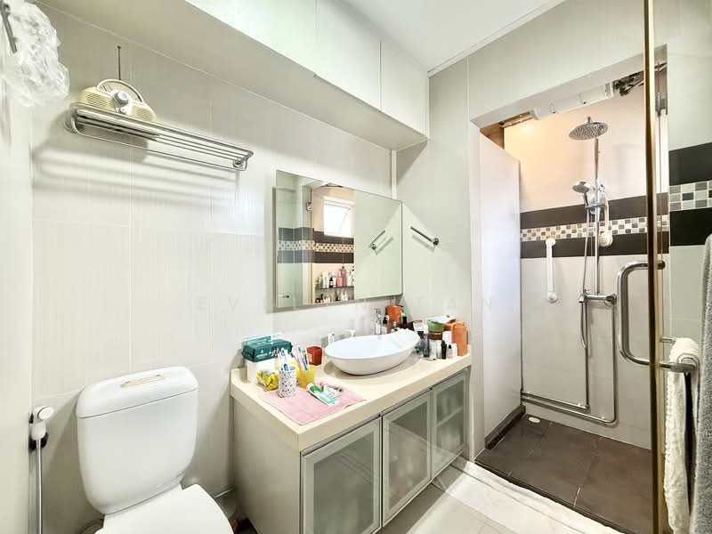 160 Bedok South Avenue 3, 160 Bedok South Avenue 3, 3 Bedrooms, 1,636 sqft, HDB Flat For Sale, by Evelyn Tan, 500107021 - Bathroom - PropertyGuru.com.sg