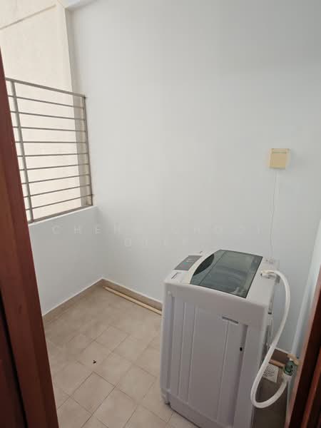 Seasons Park, 499 Yio Chu Kang Road, 2 Bedrooms, 1,066 sqft, Condominium For Rent, by Cheng Chooi Deep, 500107041 - Balcony - PropertyGuru.com.sg