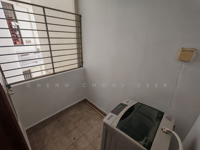 Seasons Park, 499 Yio Chu Kang Road, 2 Bedrooms, 1,066 sqft, Condominium For Rent, by Cheng Chooi Deep, 500107041 - Balcony - PropertyGuru.com.sg