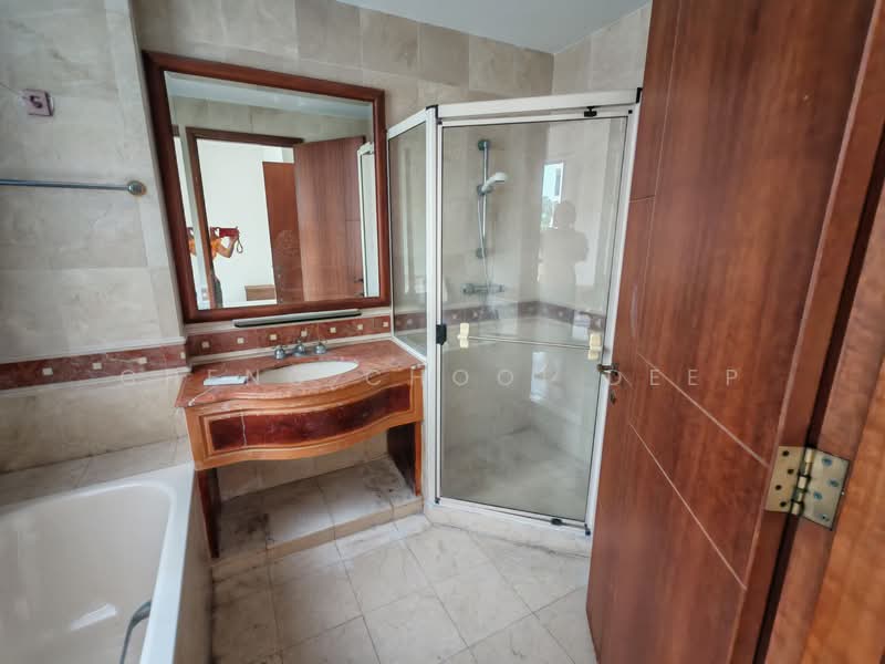 Seasons Park, 499 Yio Chu Kang Road, 2 Bedrooms, 1,066 sqft, Condominium For Rent, by Cheng Chooi Deep, 500107041 - Bathroom - PropertyGuru.com.sg