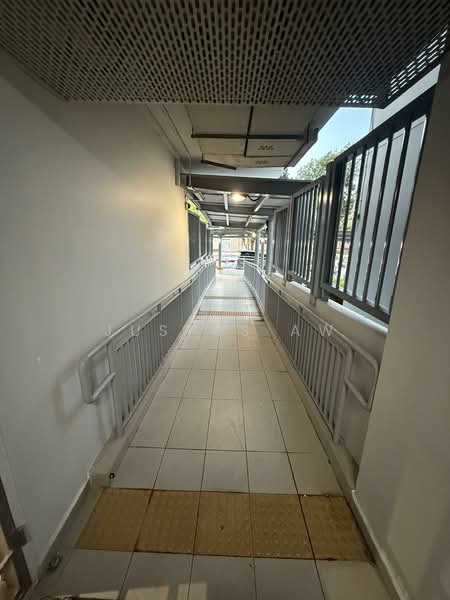 530D Pasir Ris Drive 1, 530D Pasir Ris Drive 1, 3 Bedrooms, 1,130 sqft, HDB Flat For Sale, by Justus Aw, 500107043 - Corridor - PropertyGuru.com.sg