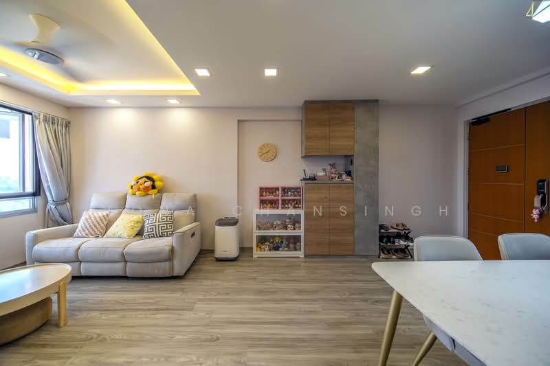 988B Buangkok Green, 988B Buangkok Green, 3 Bedrooms, 1,001 sqft, HDB Flat For Sale, by Leona Chansingh, 500107068 - Living Room - PropertyGuru.com.sg