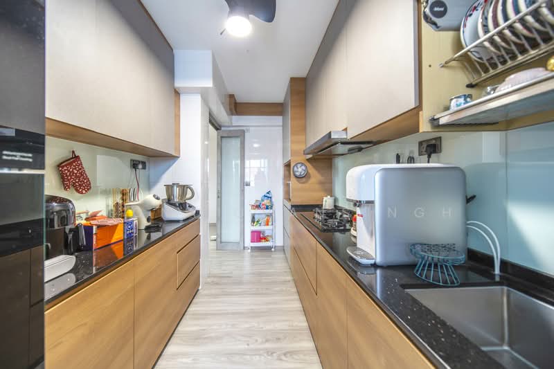988B Buangkok Green, 988B Buangkok Green, 3 Bedrooms, 1,001 sqft, HDB Flat For Sale, by Leona Chansingh, 500107068 - Kitchen - PropertyGuru.com.sg
