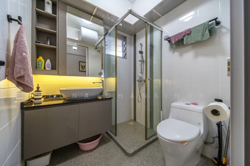 988B Buangkok Green, 988B Buangkok Green, 3 Bedrooms, 1,001 sqft, HDB Flat For Sale, by Leona Chansingh, 500107068 - Bathroom - PropertyGuru.com.sg