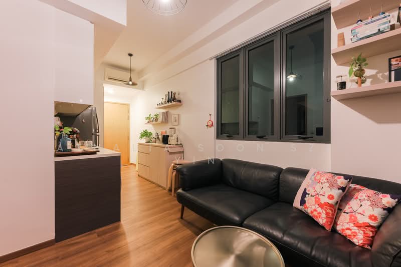 SkySuites 17, 17 Jalan Rajah, 1 Bedroom, 377 sqft, Apartment For Sale, by Athalia Soon Sze Yin, 500107069 - Living Room - PropertyGuru.com.sg