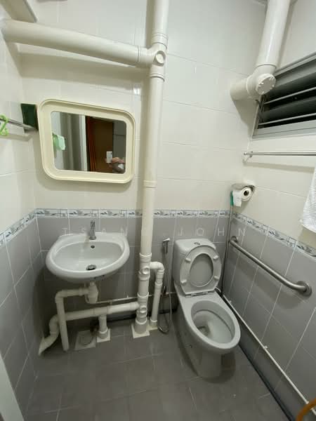 226 Ang Mo Kio Avenue 1, 226 Ang Mo Kio Avenue 1, Room Rental, 120 sqft, HDB Flat For Rent, by Tsang John, 500107078 - Bathroom - PropertyGuru.com.sg