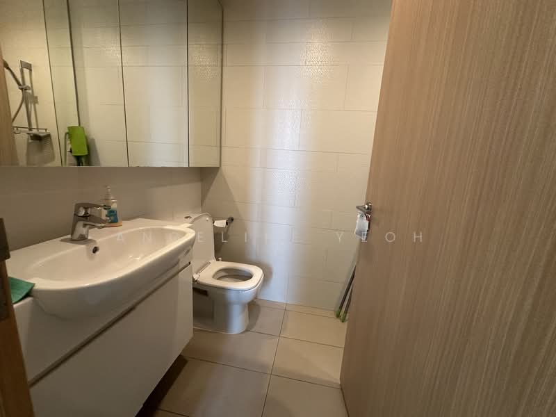 Ripple Bay, 4 Pasir Ris Link, 2 Bedrooms, 764 sqft, Condominium For Rent, by Angeline Yeoh, 500107088 - Bathroom - PropertyGuru.com.sg